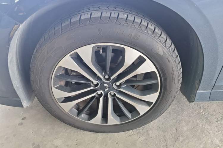 Used Wuling Victory 2020 1.5T CVT Flagship Edition Left Front Wheel Hub