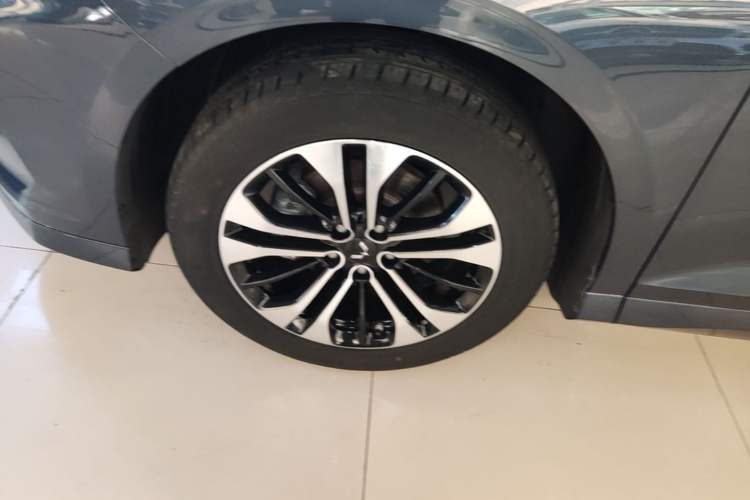 Used Wuling Victory 2020 1.5T CVT Flagship Edition Left Front Wheel Hub