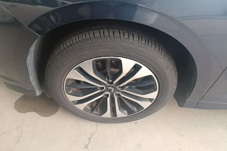 Used Wuling Victory 2020 1.5T CVT Flagship Edition Left Front Wheel Hub