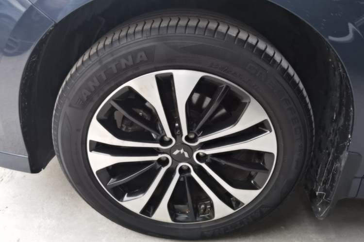 Used Wuling Victory 2020 1.5T CVT Flagship Edition Left Front Wheel Hub