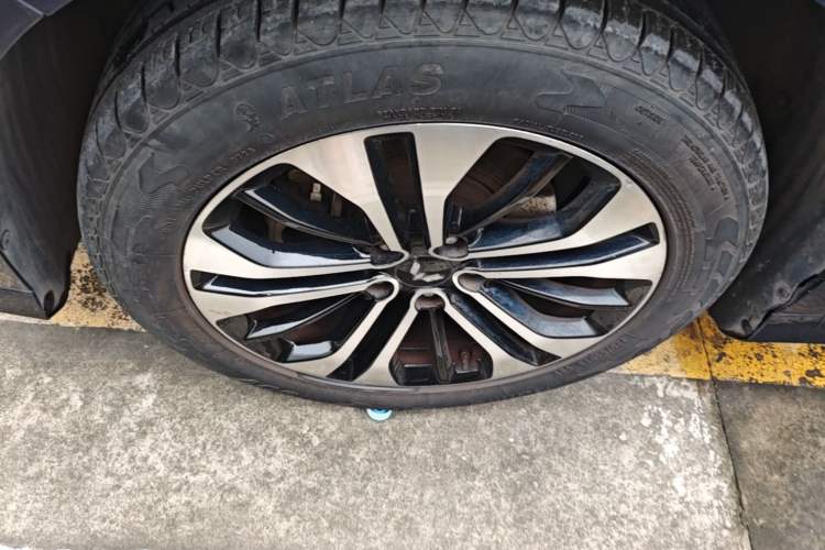 Used Wuling Victory 2020 1.5T CVT Flagship Edition Left Front Wheel Hub