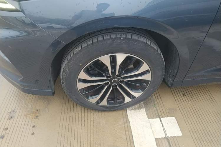 Used Wuling Victory 2020 1.5T CVT Flagship Edition Left Front Wheel Hub