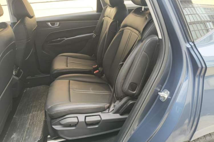 Used Wuling Victory 2020 1.5T CVT Flagship Edition Left Rear Seat