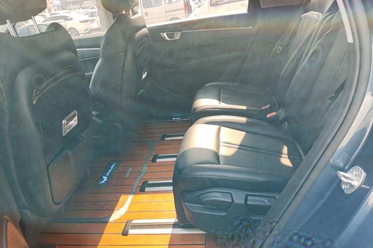 Used Wuling Victory 2020 1.5T CVT Flagship First-Class Model Left Rear Seat