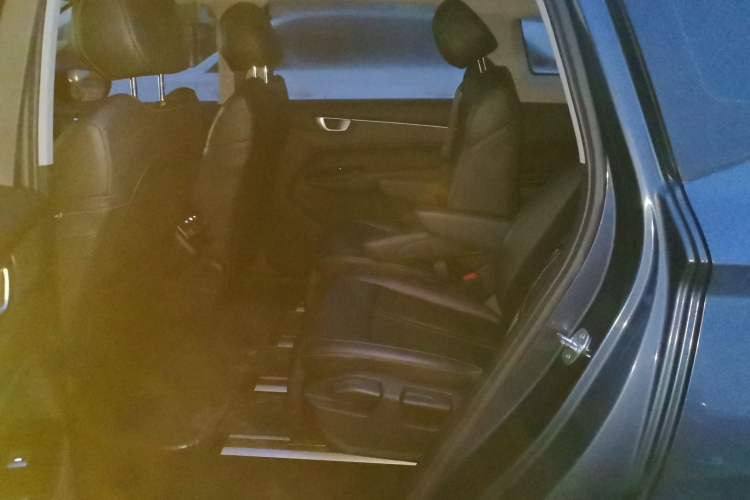 Used Wuling Victory 2020 1.5T CVT Flagship Edition Left Rear Seat