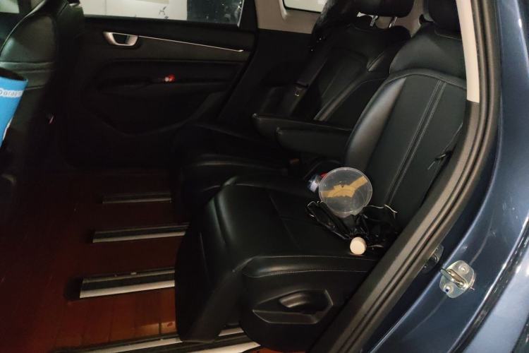 Used Wuling Victory 2020 1.5T CVT Flagship Edition Left Rear Seat