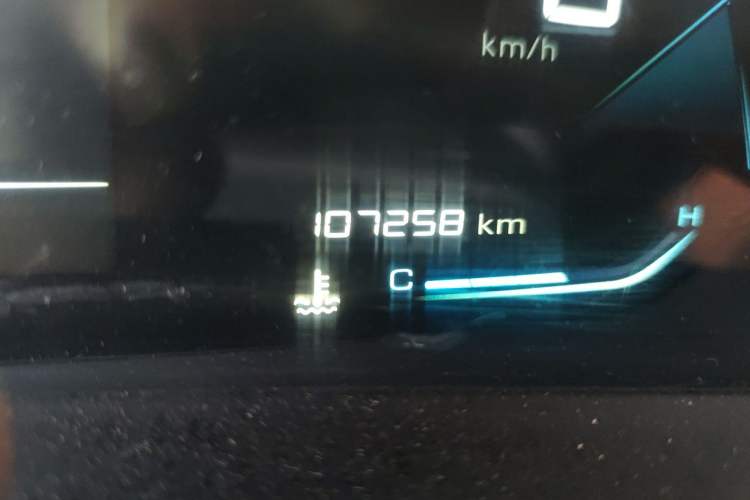 Used Wuling Victory 2020 1.5T Manual Elite Edition Odometer Close Up