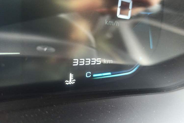 Used Wuling Victory 2020 1.5T Manual Elite Edition Odometer Close Up