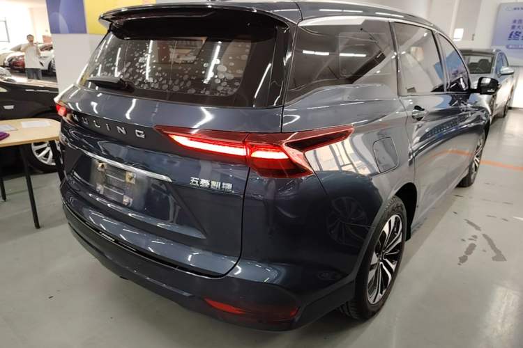 Used Wuling Victory 2020 1.5T CVT Flagship Edition Rear Right 45 Deg