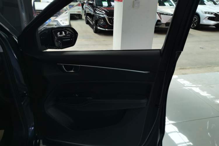 Used Wuling Victory 2020 1.5T CVT Flagship Edition Right Front Door Interior