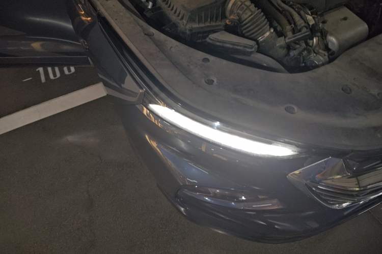 Used Wuling Victory 2020 1.5T CVT Flagship Edition Right Front Headlight