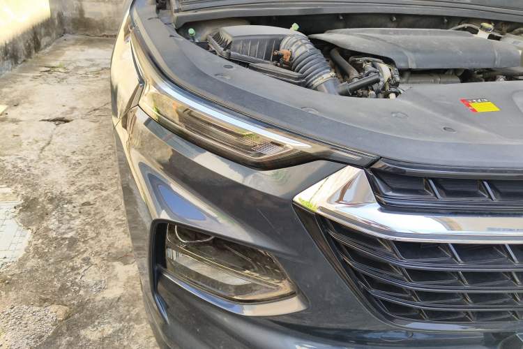 Used Wuling Victory 2020 1.5T Manual Elite Edition Right Front Headlight