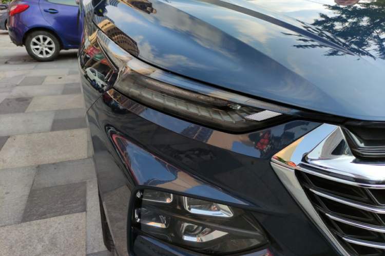 Used Wuling Victory 2020 1.5T CVT Flagship Edition Right Front Headlight