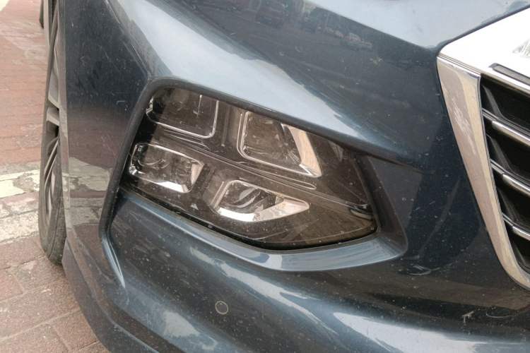 Used Wuling Victory 2020 1.5T CVT Flagship Edition Right Front Headlight