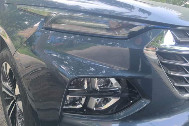Used Wuling Victory 2020 1.5T CVT Flagship Edition Right Front Headlight