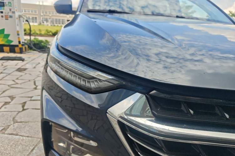 Used Wuling Victory 2020 1.5T CVT Flagship Edition Right Front Headlight
