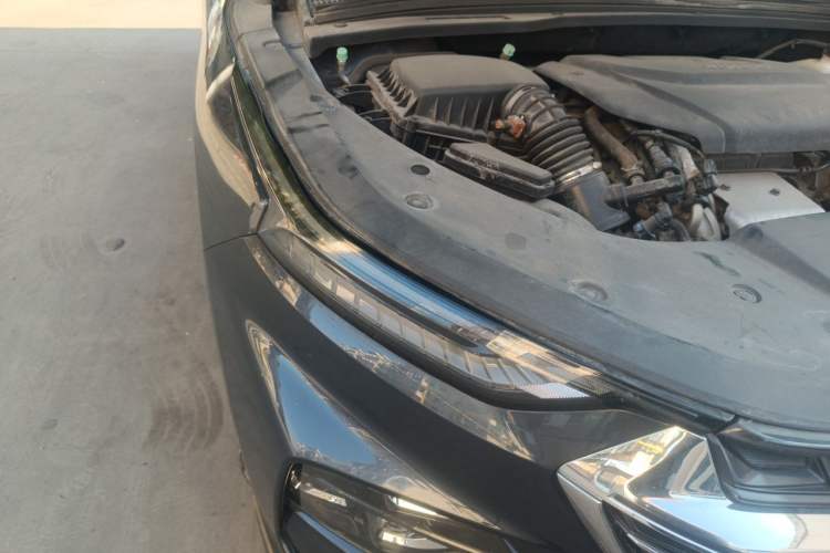 Used Wuling Victory 2020 1.5T CVT Flagship Edition Right Front Headlight