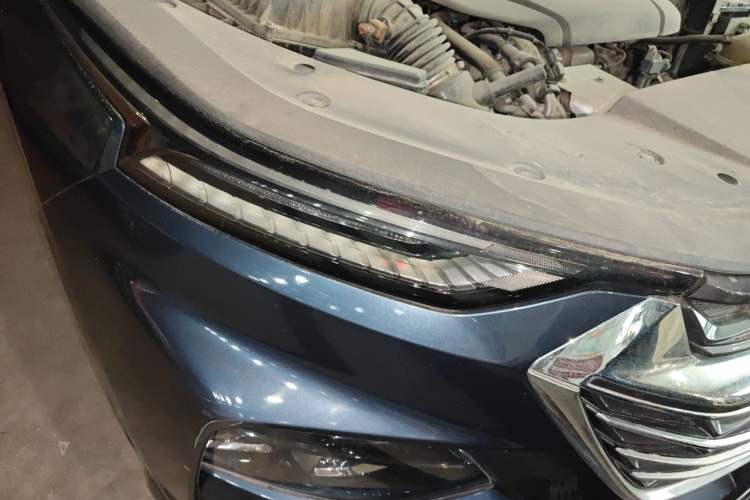 Used Wuling Victory 2020 1.5T CVT Flagship Edition Right Front Headlight