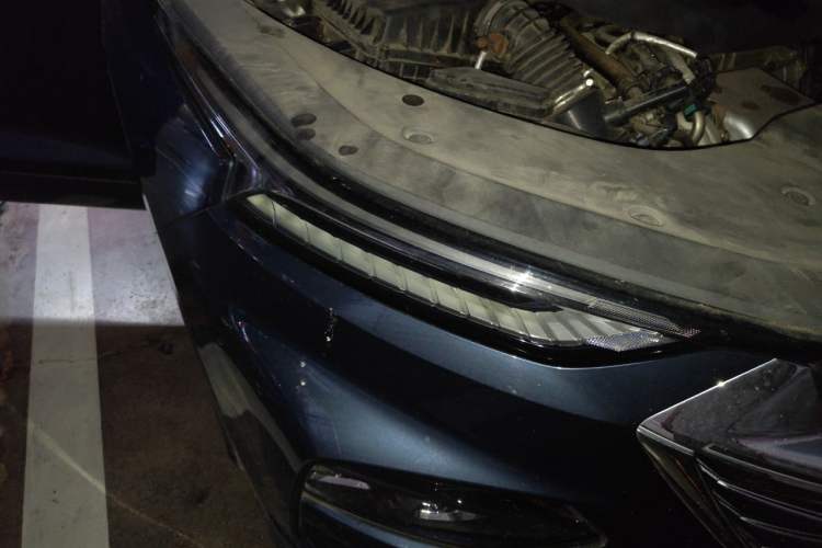 Used Wuling Victory 2020 1.5T CVT Flagship Edition Right Front Headlight