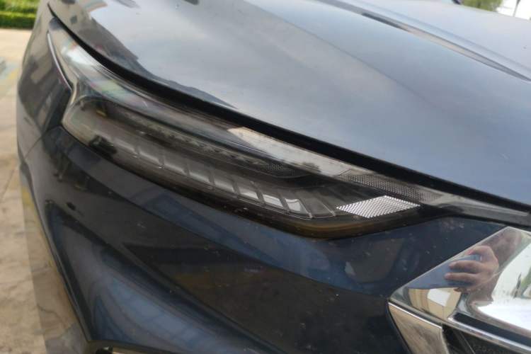 Used Wuling Victory 2020 1.5T CVT Flagship Edition Right Front Headlight