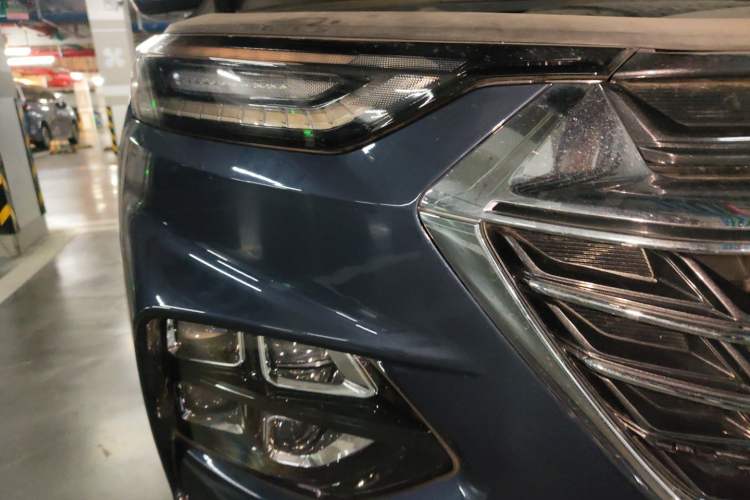 Used Wuling Victory 2020 1.5T CVT Flagship Edition Right Front Headlight