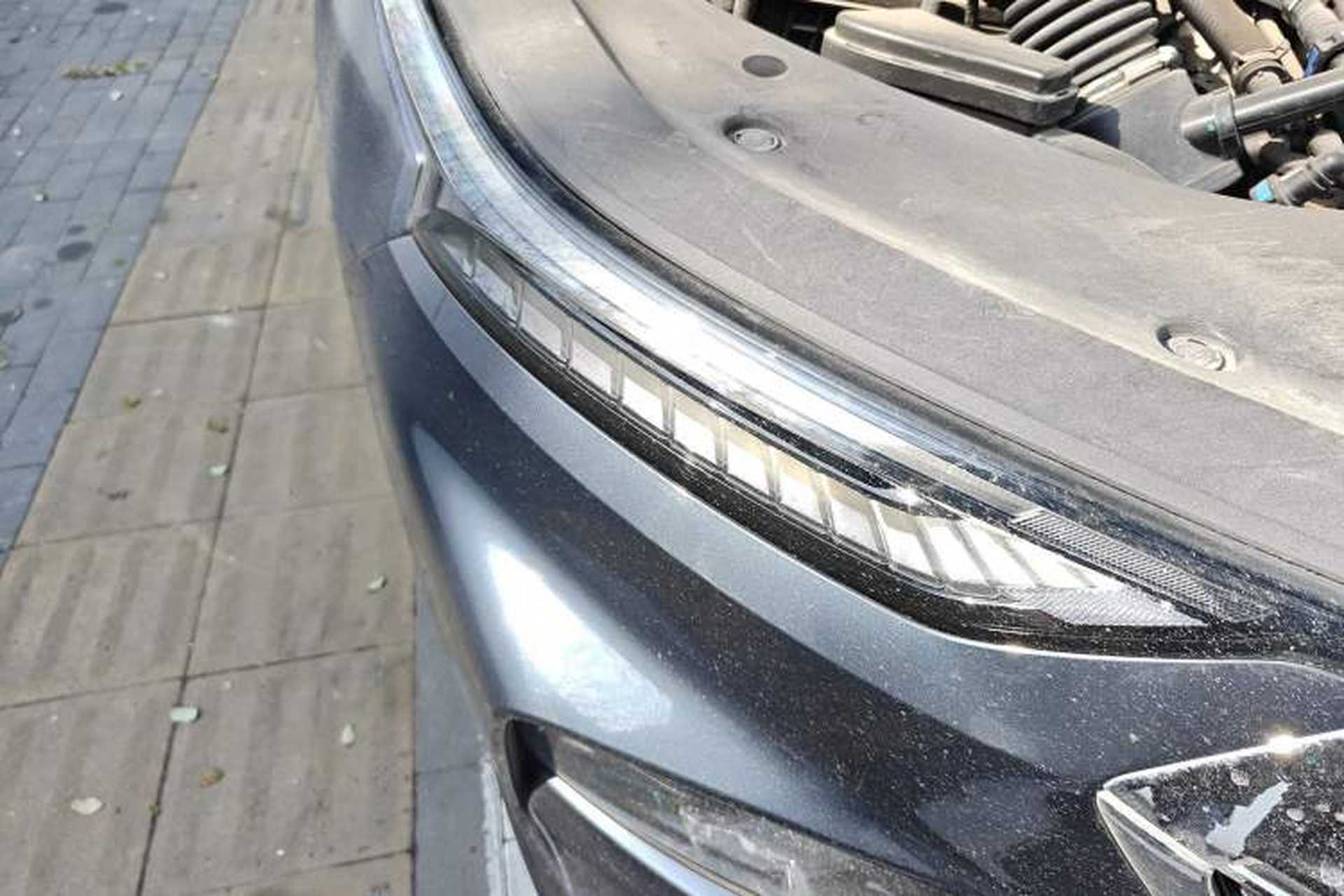 Used Wuling Victory 2020 1.5T CVT Luxury Model Right Front Headlight