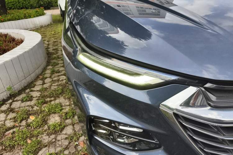Used Wuling Victory 2020 1.5T CVT Flagship Edition Right Front Headlight