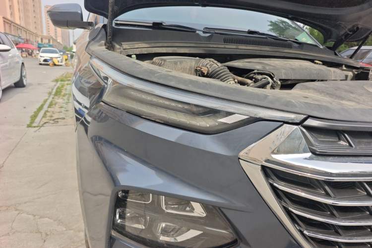 Used Wuling Victory 2020 1.5T CVT Flagship Edition Right Front Headlight