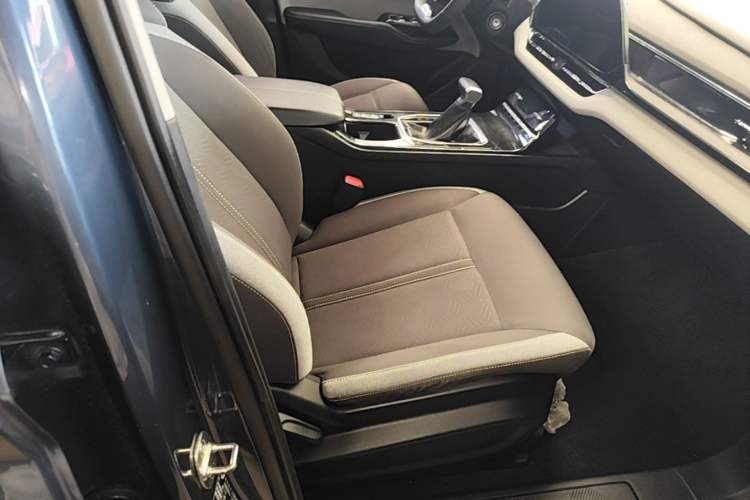 Used Wuling Victory 2020 1.5T CVT Elite Model Right Front Seat
