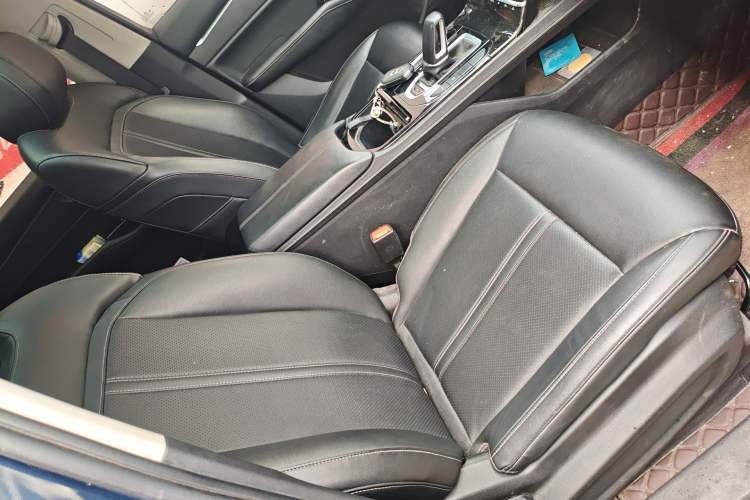 Used Wuling Victory 2020 1.5T CVT Flagship Edition Right Front Seat