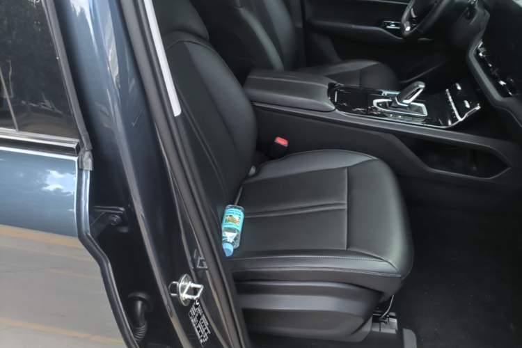 Used Wuling Victory 2020 1.5T CVT Flagship Edition Right Front Seat