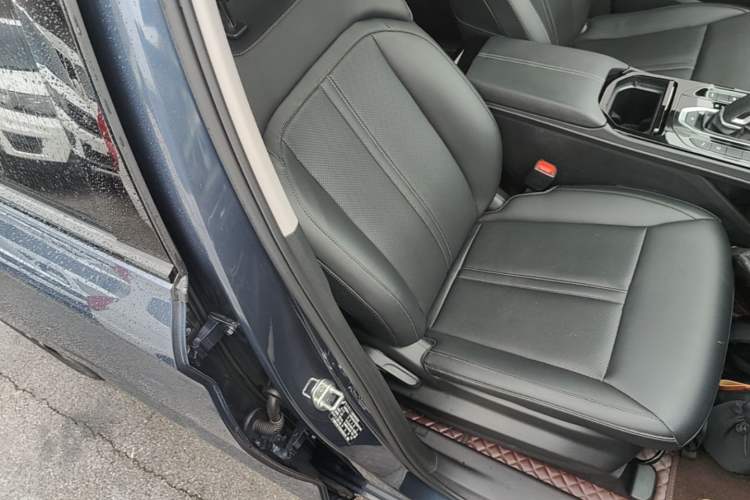 Used Wuling Victory 2020 1.5T CVT Flagship Edition Right Front Seat