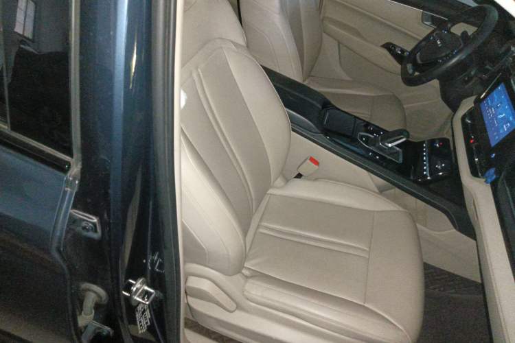 Used Wuling Victory 2020 1.5T CVT Flagship Edition Right Front Seat