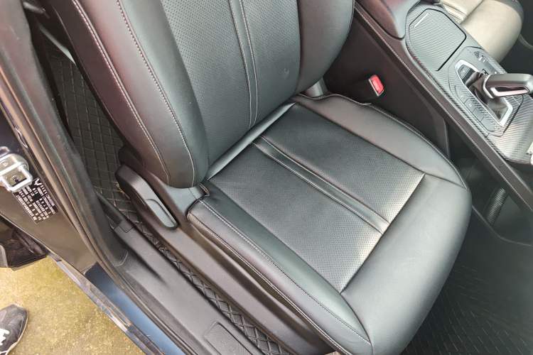 Used Wuling Victory 2020 1.5T CVT Flagship Edition Right Front Seat