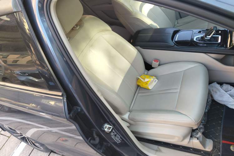 Used Wuling Victory 2020 1.5T CVT Flagship Edition Right Front Seat