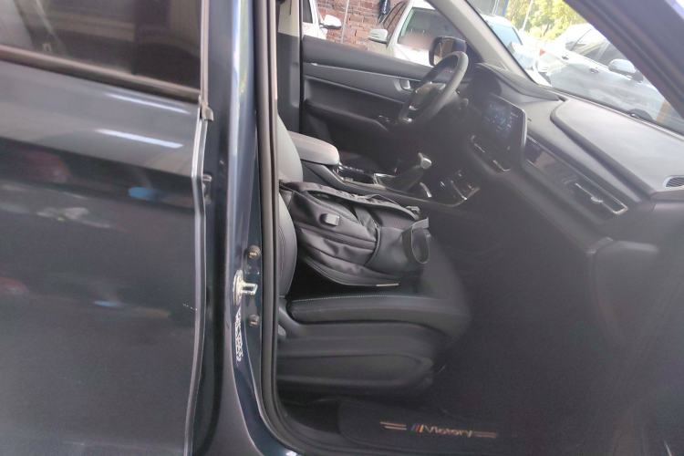 Used Wuling Victory 2020 1.5T CVT Luxury Model Right Front Seat
