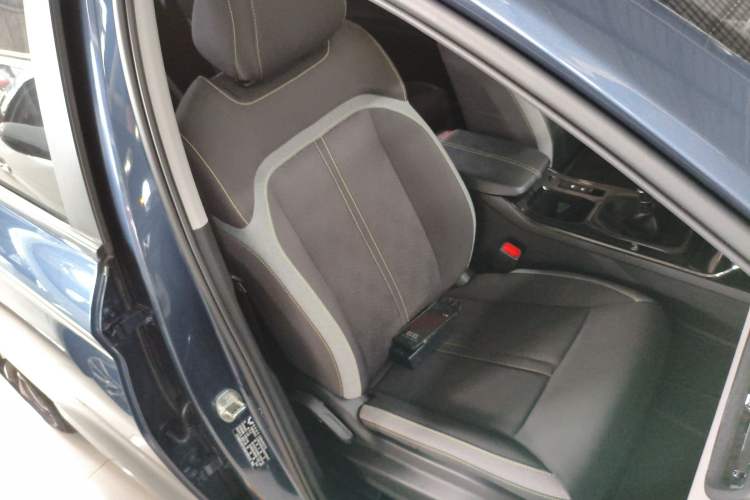 Used Wuling Victory 2020 1.5T Manual Elite Edition Right Front Seat