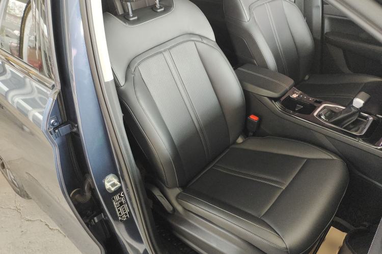 Used Wuling Victory 2020 1.5T CVT Luxury Model Right Front Seat