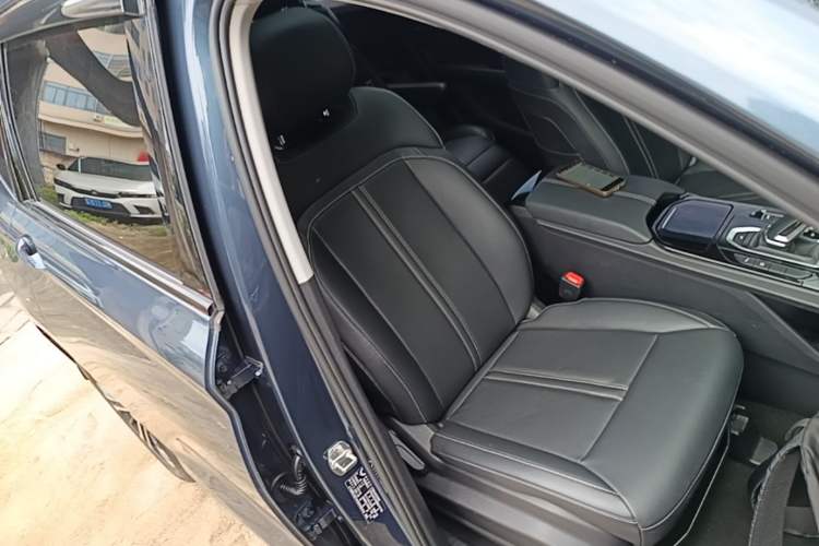 Used Wuling Victory 2020 1.5T CVT Flagship Edition Right Front Seat