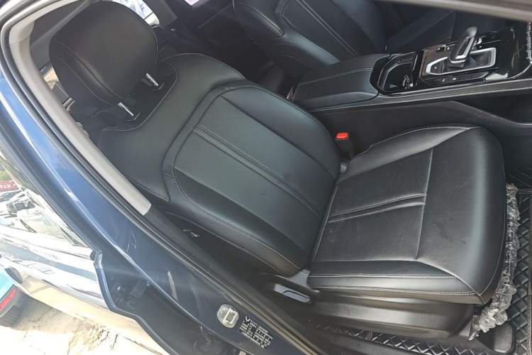 Used Wuling Victory 2020 1.5T CVT Flagship Edition Right Front Seat