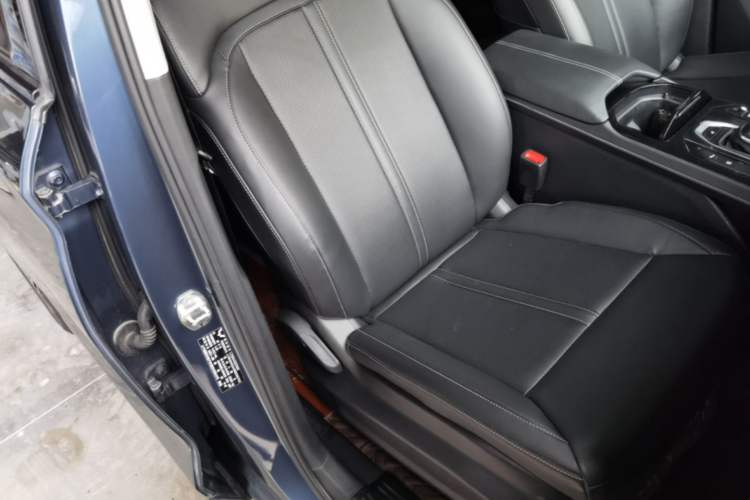 Used Wuling Victory 2020 1.5T CVT Flagship Edition Right Front Seat