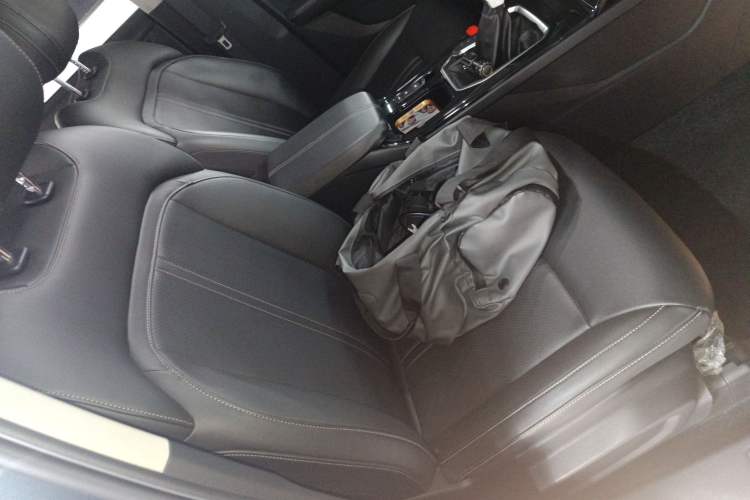 Used Wuling Victory 2020 1.5T CVT Luxury Model Right Front Seat