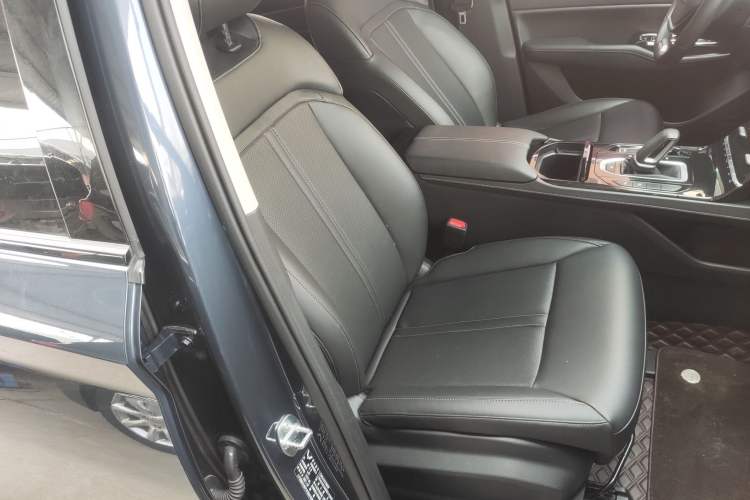 Used Wuling Victory 2020 1.5T CVT Flagship Edition Right Front Seat