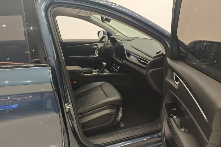 Used Wuling Victory 2020 1.5T CVT Luxury Model Right Front Seat