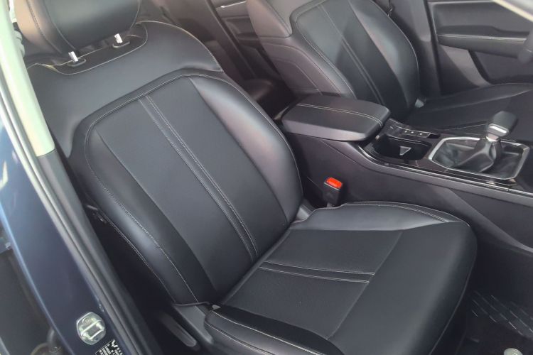 Used Wuling Victory 2020 1.5T CVT Luxury Model Right Front Seat