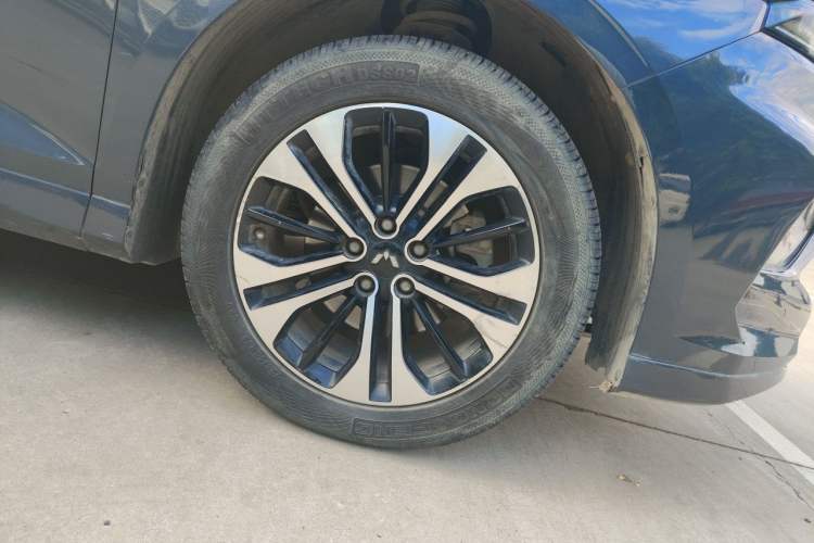 Used Wuling Victory 2020 1.5T CVT Flagship Edition Right Front Wheel Hub