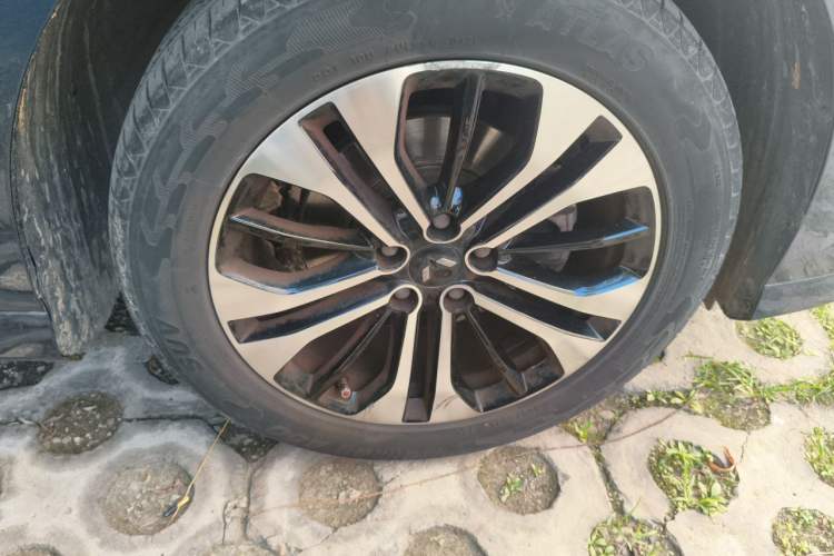 Used Wuling Victory 2020 1.5T CVT Flagship Edition Right Front Wheel Hub