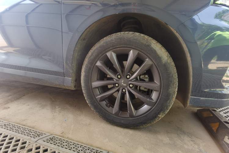 Used Wuling Victory 2020 1.5T Manual Elite Edition Right Front Wheel Hub