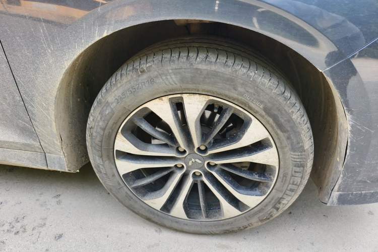 Used Wuling Victory 2020 1.5T CVT Flagship Edition Right Front Wheel Hub