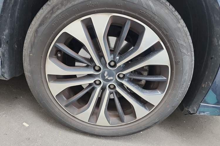 Used Wuling Victory 2020 1.5T CVT Flagship Edition Right Front Wheel Hub